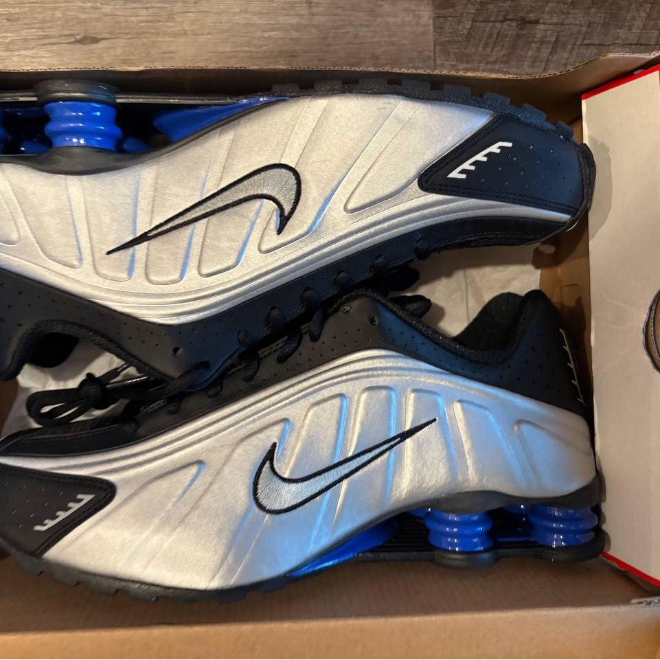 Brand New Nike Mens R4 50 Off